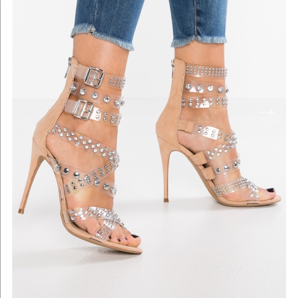 NWOT Steve Madden Clear Moto Sandals (Size 7)